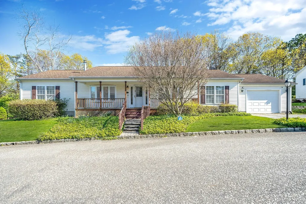 1407 Middle Road Calverton NY 11933