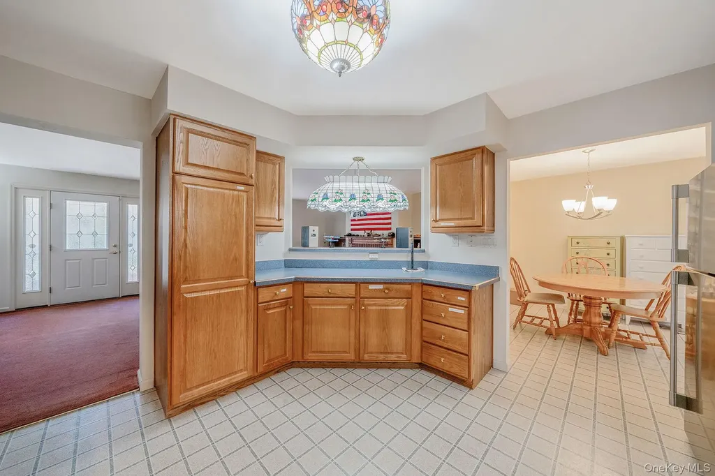 1407 Middle Road Calverton NY 11933