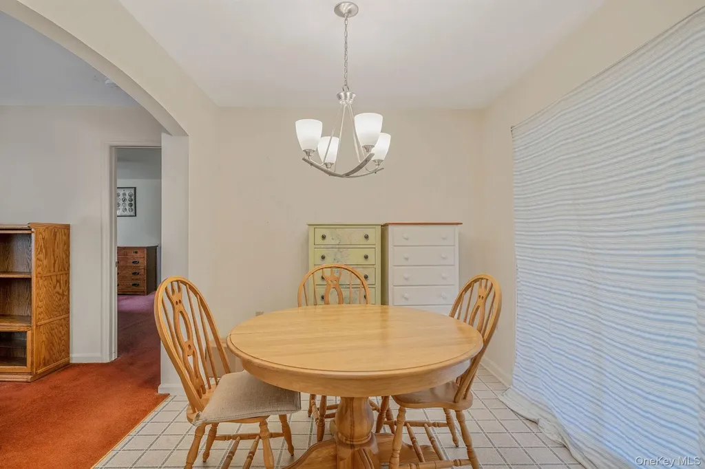 1407 Middle Road Calverton NY 11933