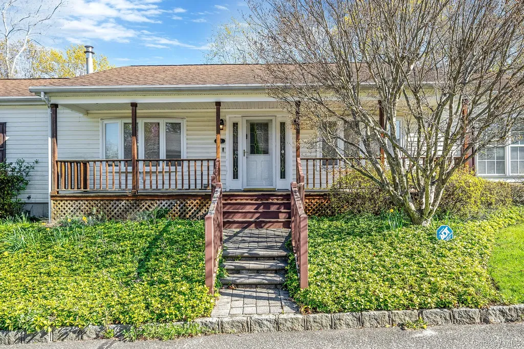 1407 Middle Road Calverton NY 11933