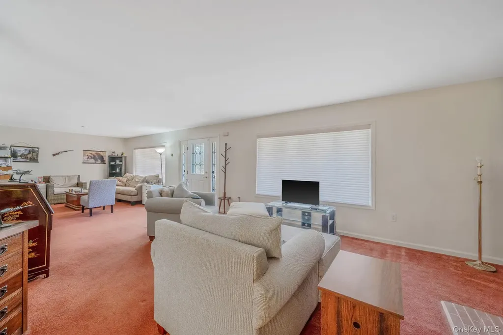 1407 Middle Road Calverton NY 11933
