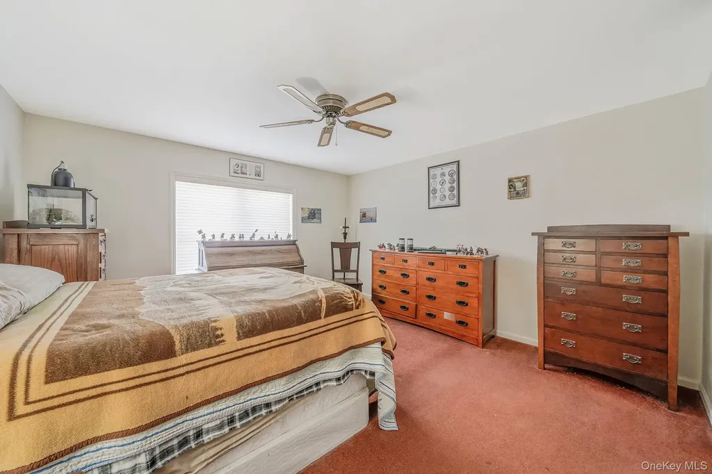 1407 Middle Road Calverton NY 11933