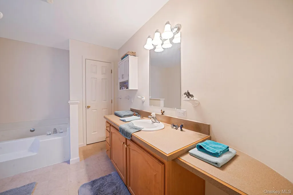 1407 Middle Road Calverton NY 11933