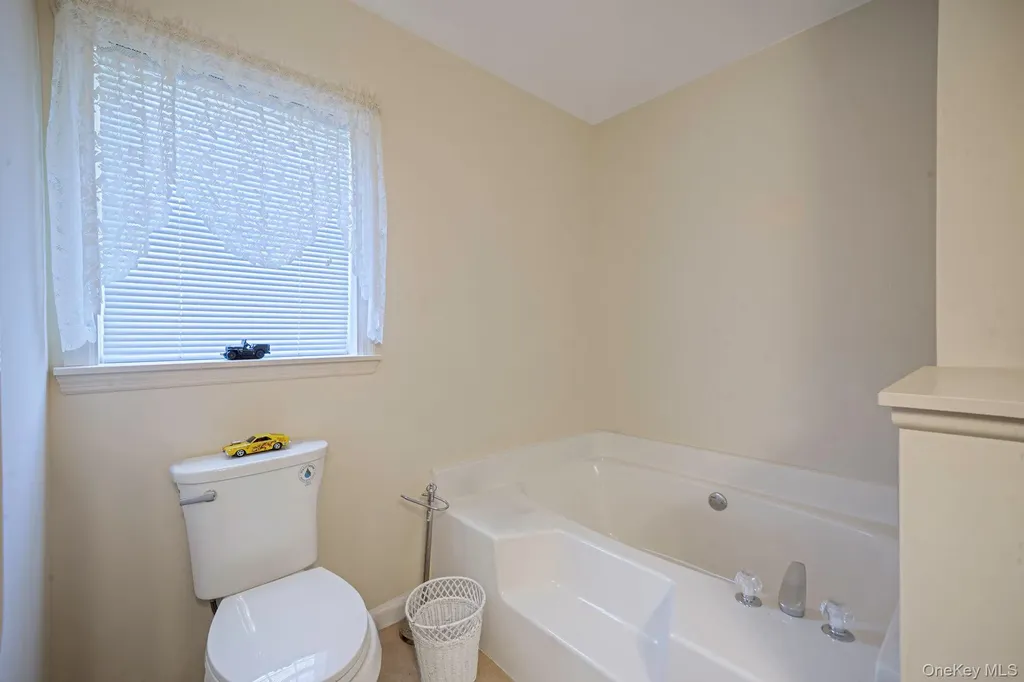 1407 Middle Road Calverton NY 11933