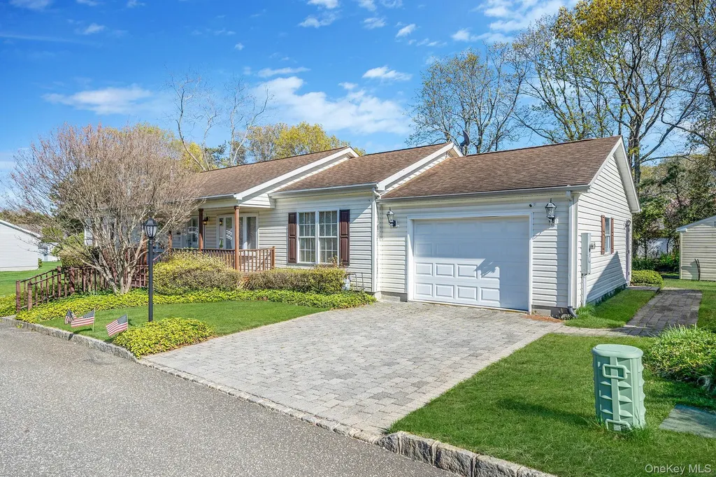1407 Middle Road Calverton NY 11933