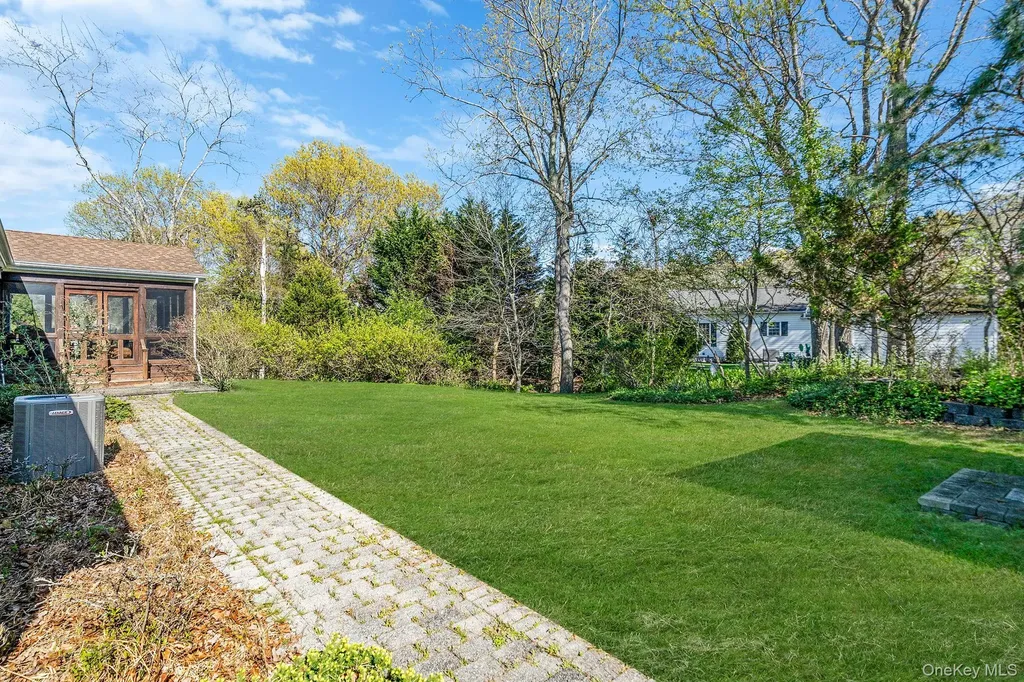 1407 Middle Road Calverton NY 11933