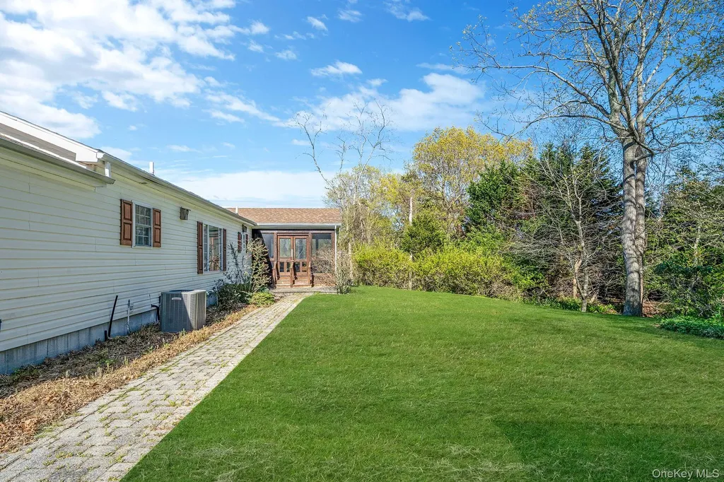 1407 Middle Road Calverton NY 11933