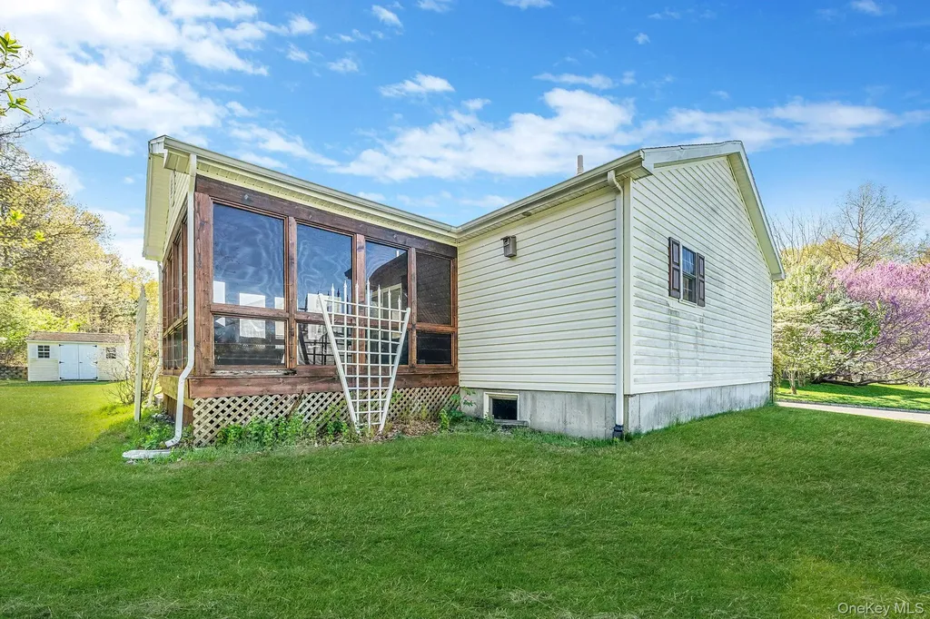 1407 Middle Road Calverton NY 11933