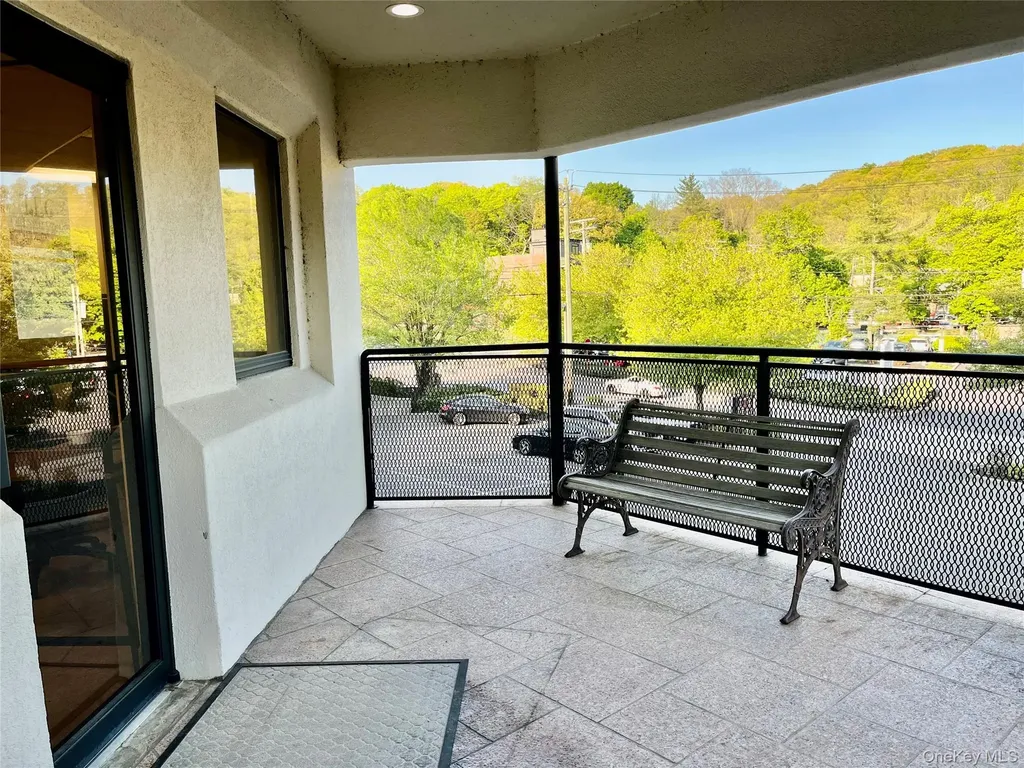 141 N State Road Briarcliff Manor NY 10510