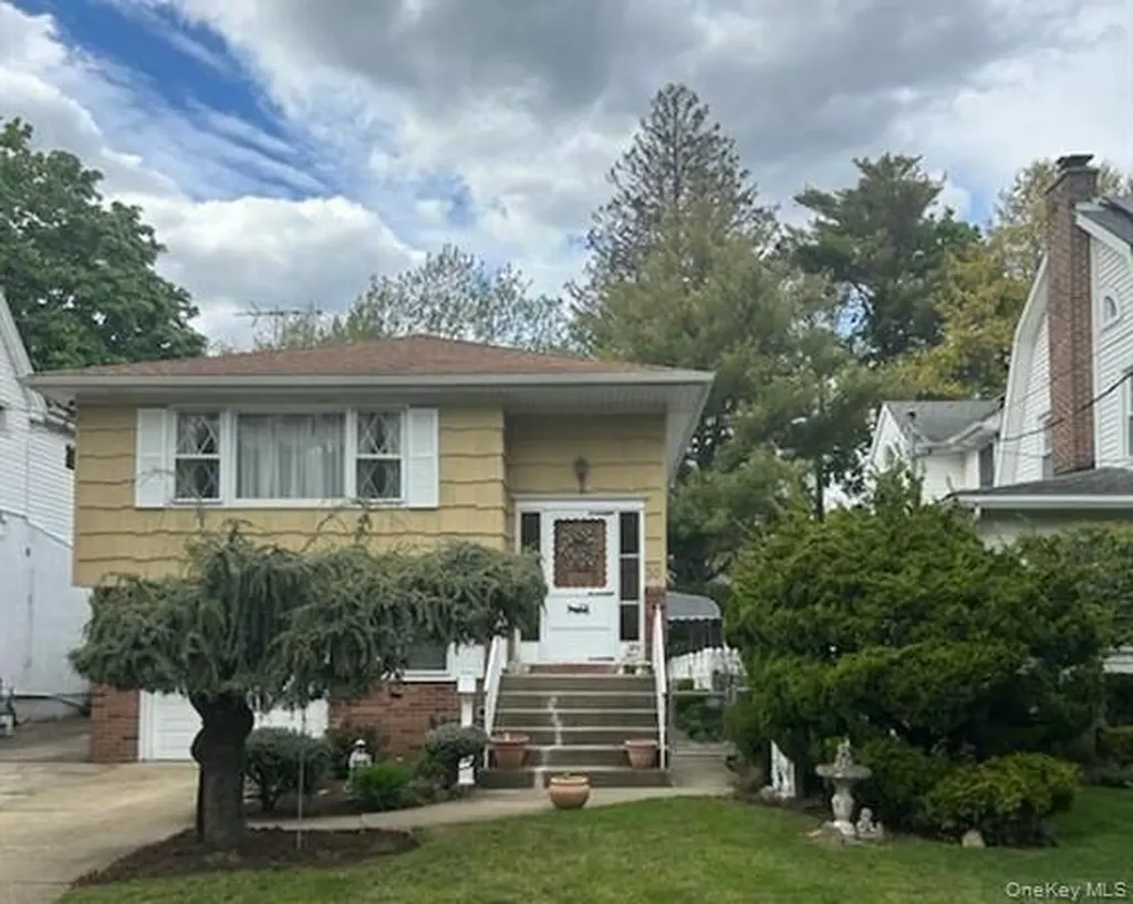 30 Malverne Avenue Malverne NY 11565