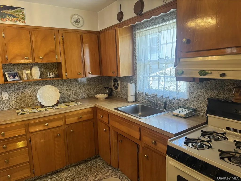 30 Malverne Avenue Malverne NY 11565