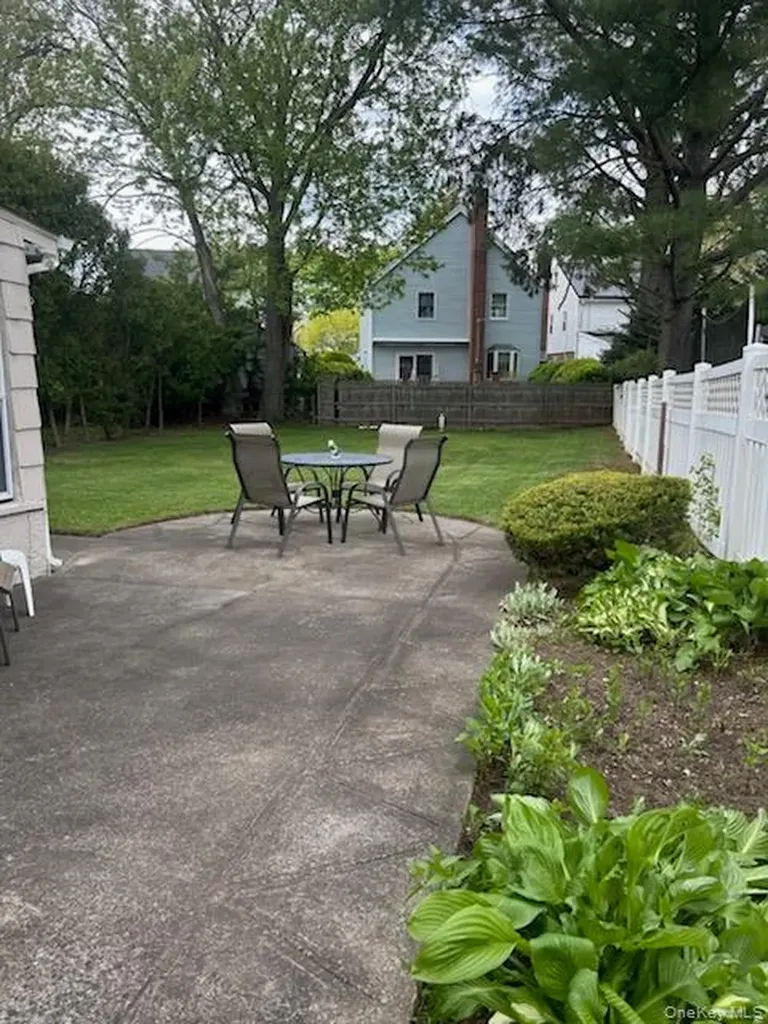 30 Malverne Avenue Malverne NY 11565