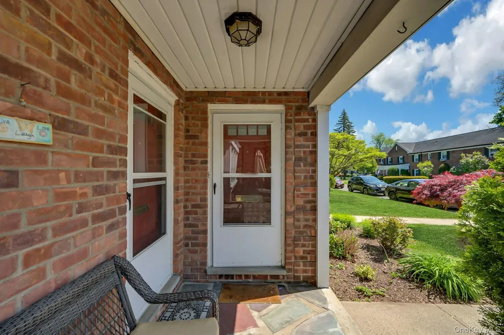 45 Robins Crescent New Rochelle NY 10801