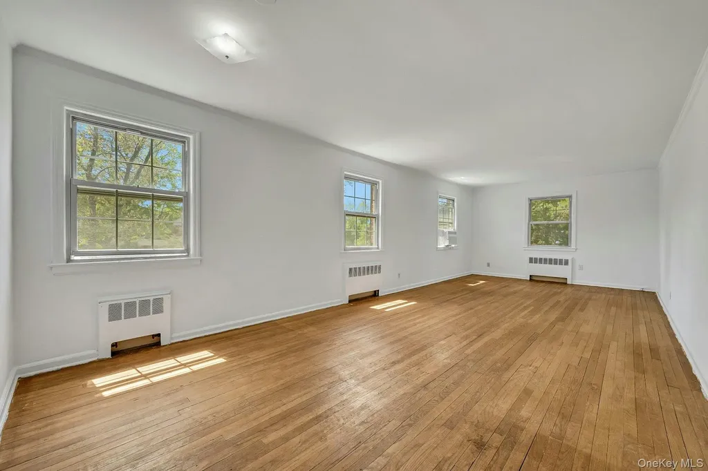 45 Robins Crescent New Rochelle NY 10801