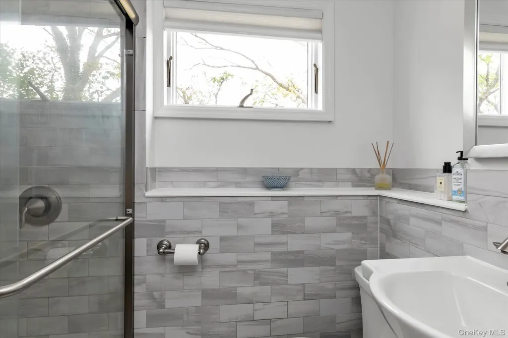 2542 Park Place Bellmore NY 11710