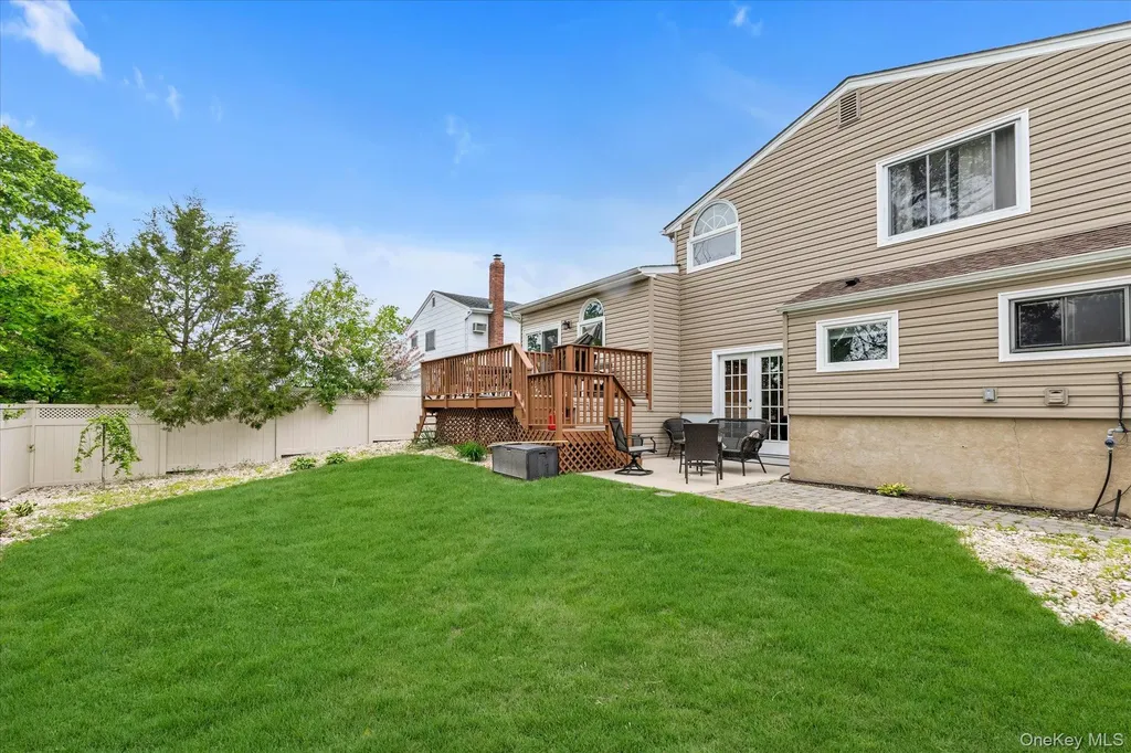 2542 Park Place Bellmore NY 11710