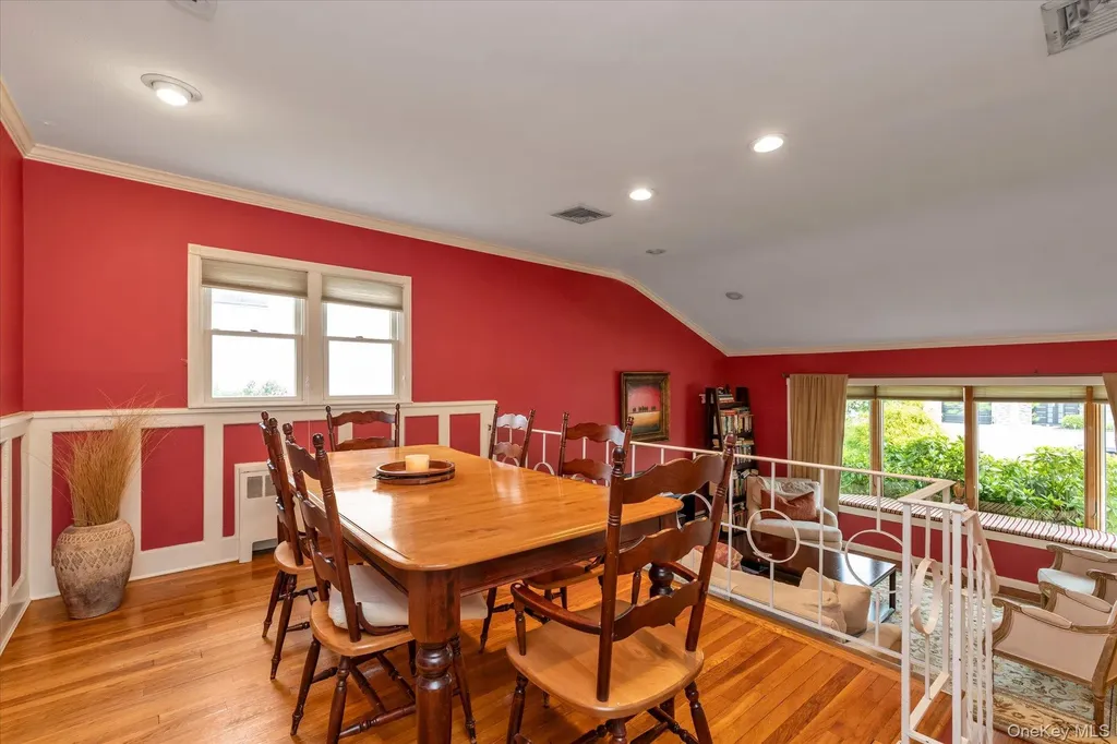 2542 Park Place Bellmore NY 11710