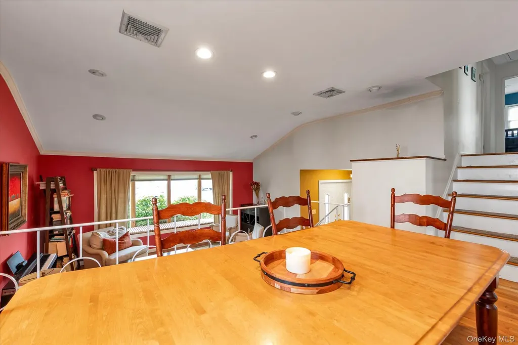 2542 Park Place Bellmore NY 11710