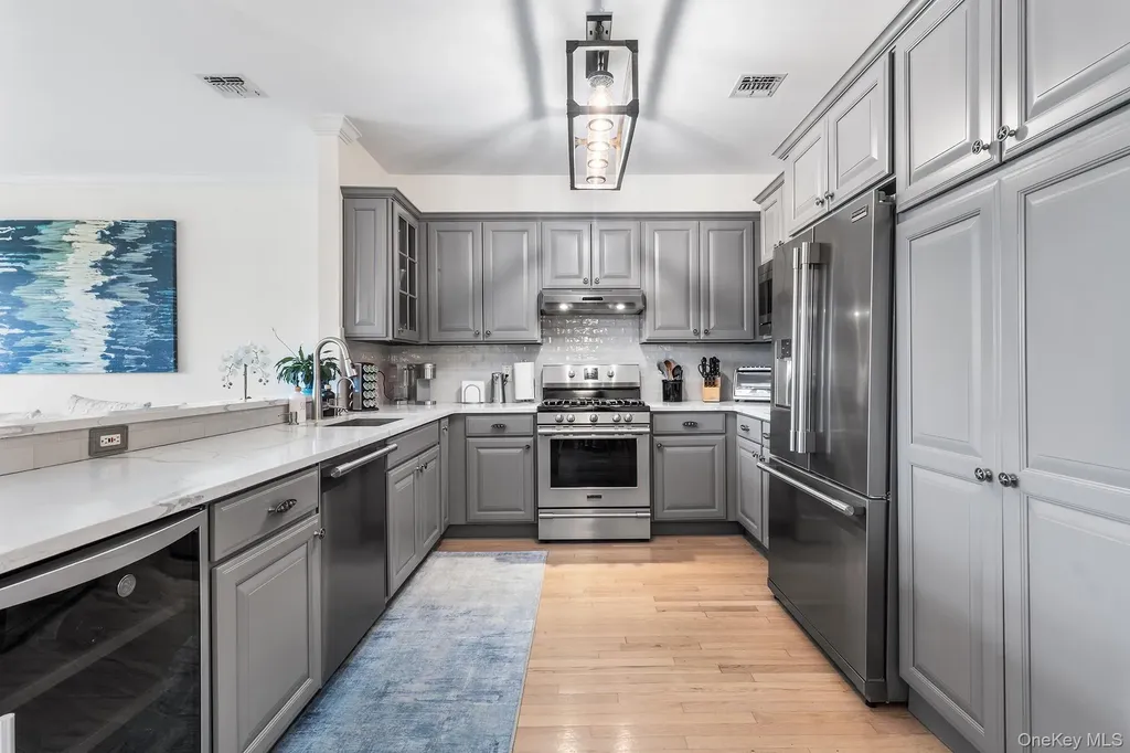 7 Salt Meadow Road Babylon NY 11702