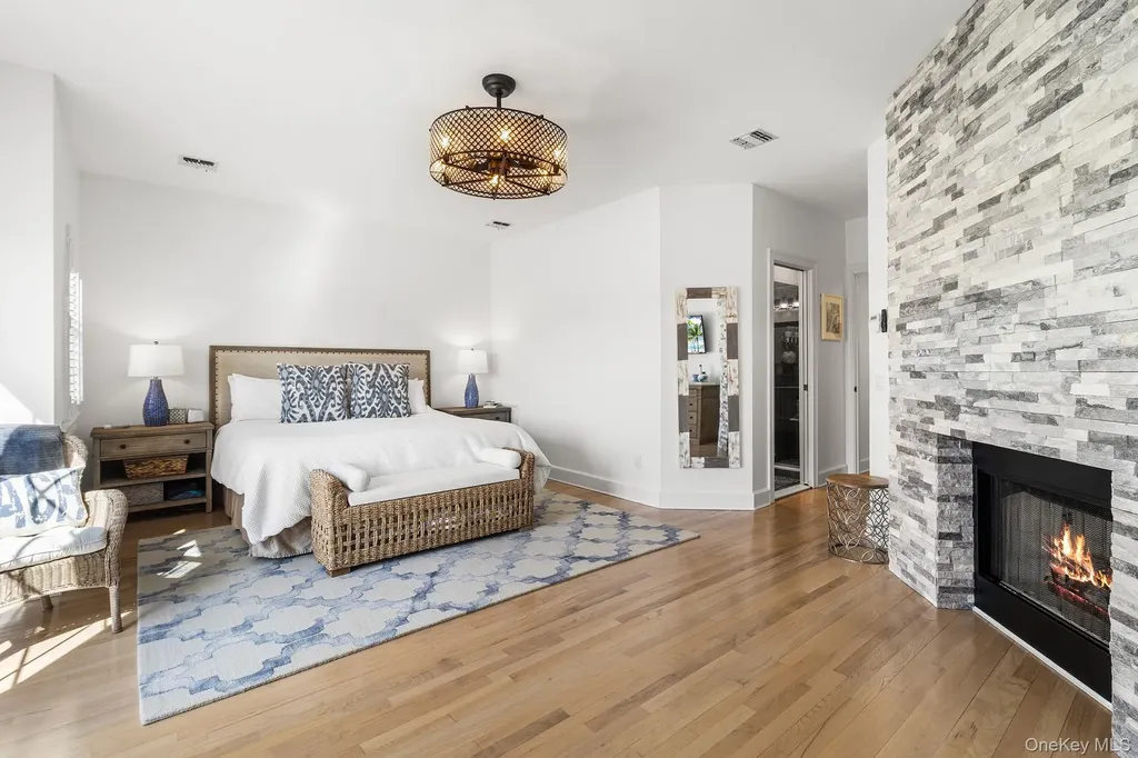7 Salt Meadow Road Babylon NY 11702