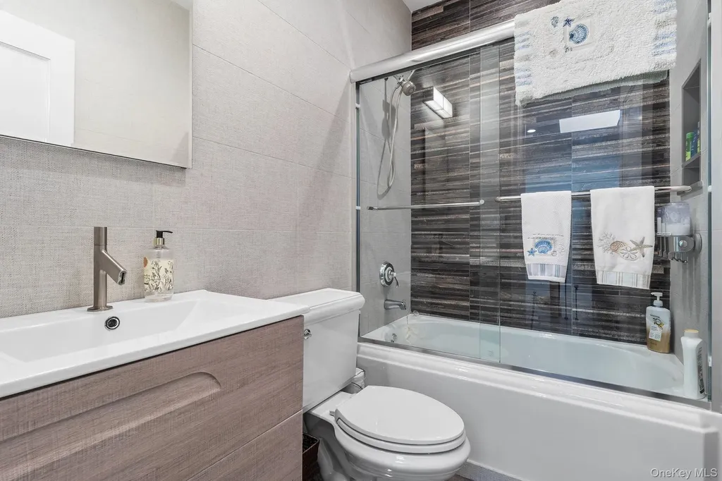 7 Salt Meadow Road Babylon NY 11702