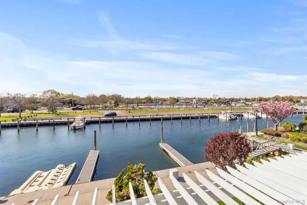 7 Salt Meadow Road Babylon NY 11702