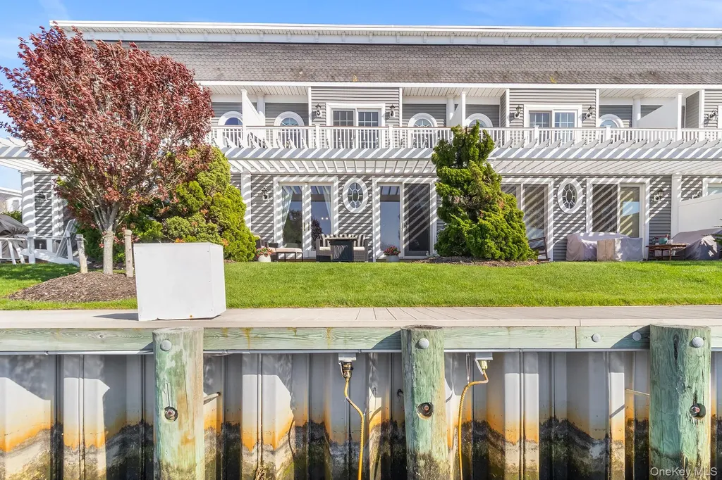 7 Salt Meadow Road Babylon NY 11702