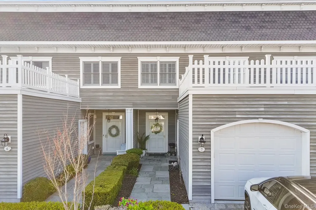 7 Salt Meadow Road Babylon NY 11702