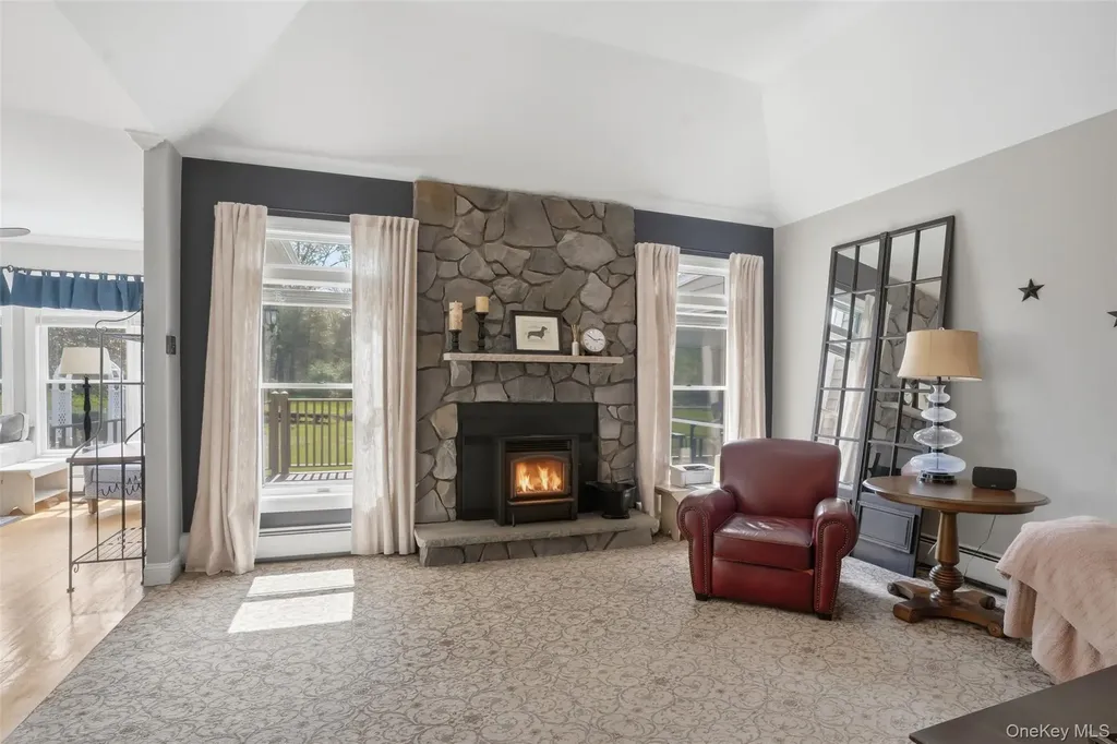 92 Coppergate Lane Warwick NY 10990