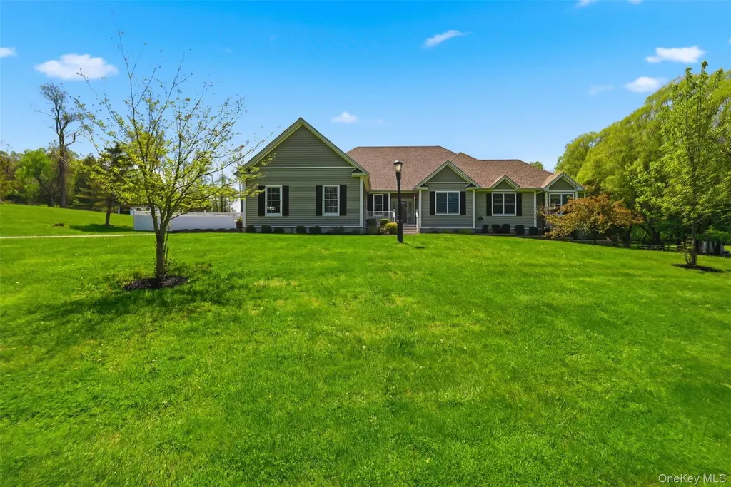 92 Coppergate Lane Warwick NY 10990