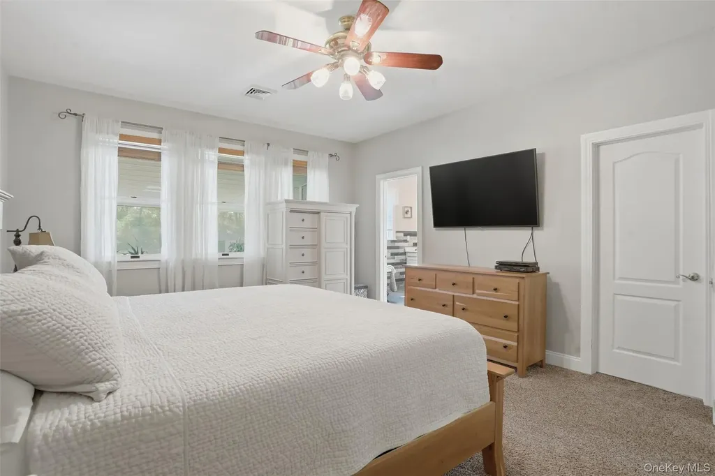 92 Coppergate Lane Warwick NY 10990