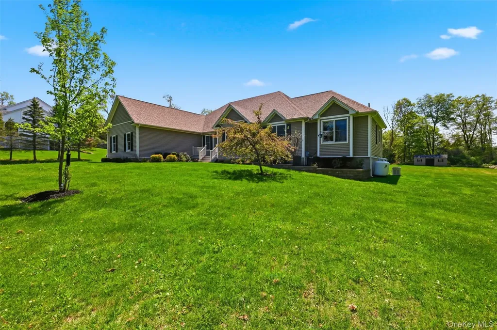 92 Coppergate Lane Warwick NY 10990