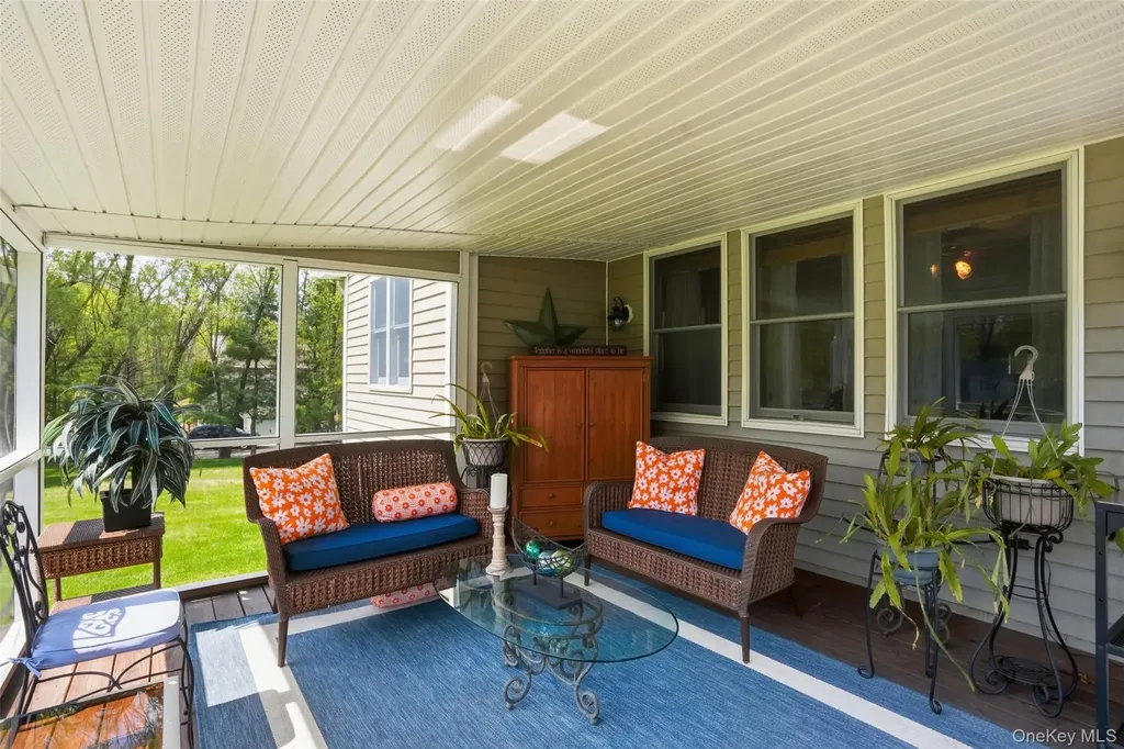 92 Coppergate Lane Warwick NY 10990