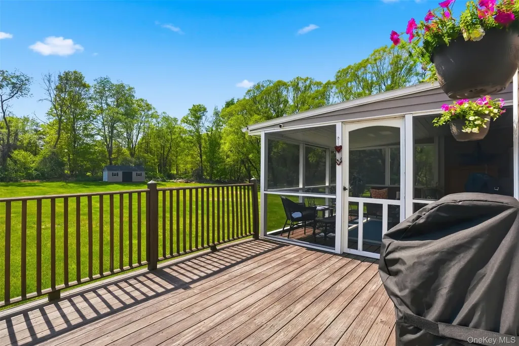 92 Coppergate Lane Warwick NY 10990