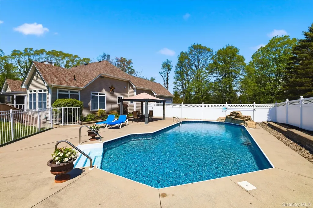 92 Coppergate Lane Warwick NY 10990