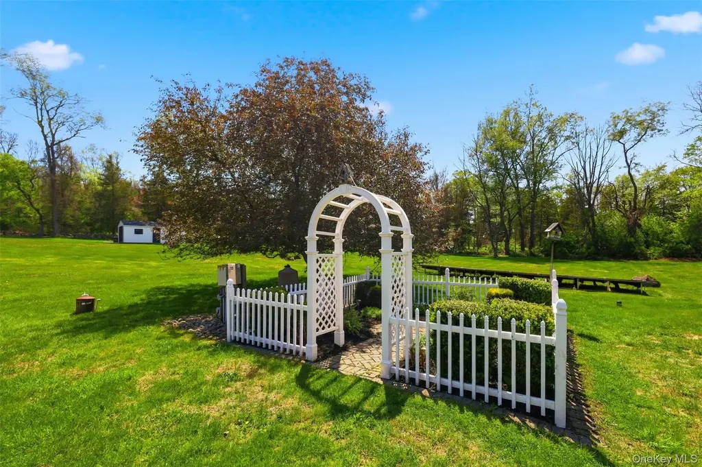92 Coppergate Lane Warwick NY 10990