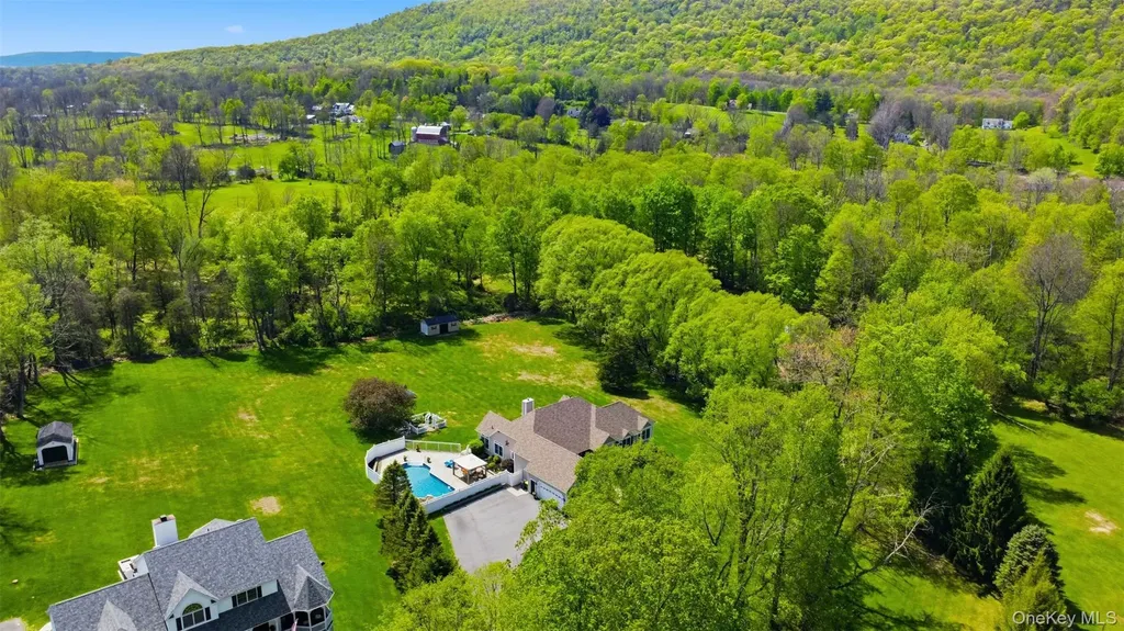 92 Coppergate Lane Warwick NY 10990
