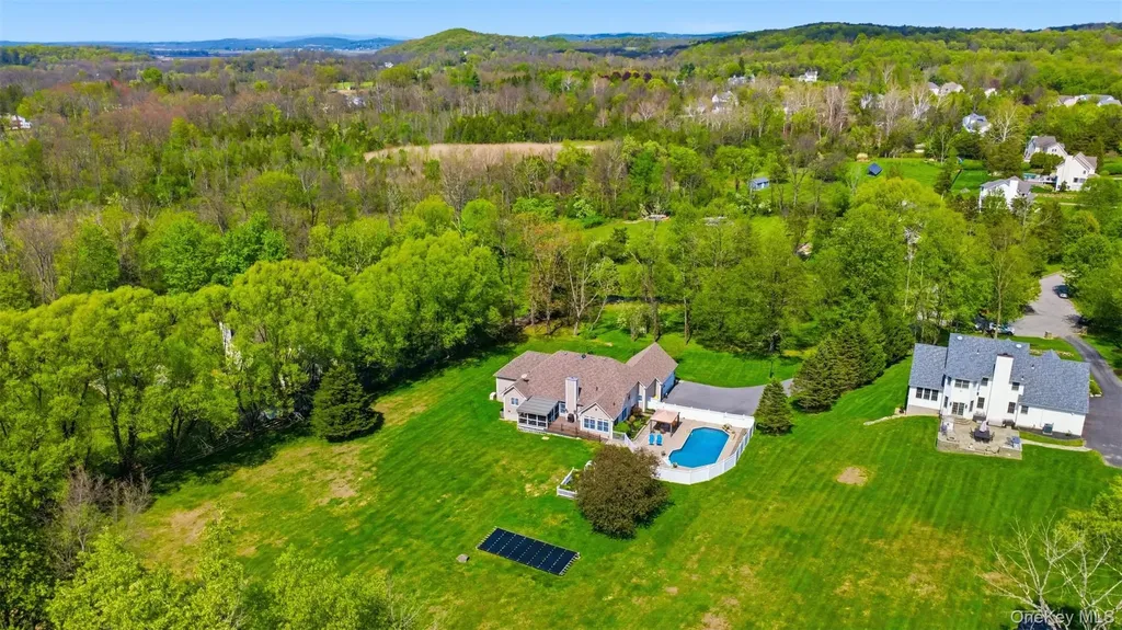 92 Coppergate Lane Warwick NY 10990