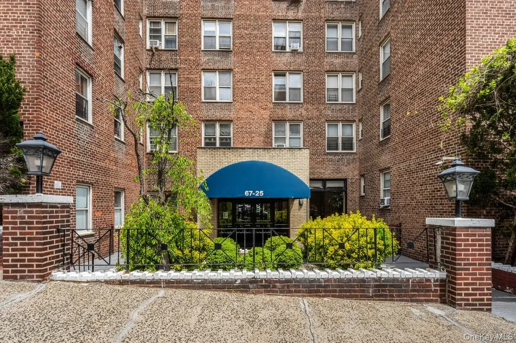 67-25 Dartmouth Street Forest Hills NY 11375