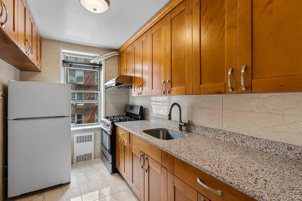 67-25 Dartmouth Street Forest Hills NY 11375