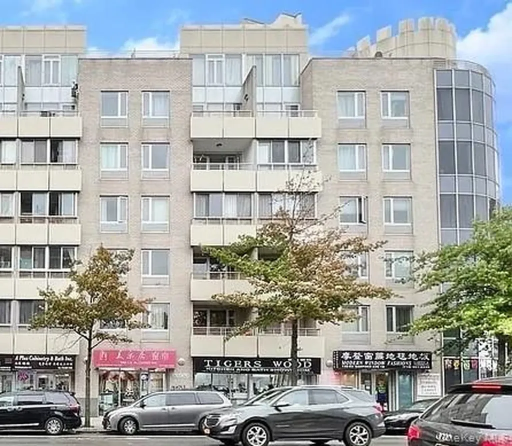 132-03 Sanford Avenue Flushing NY 11355