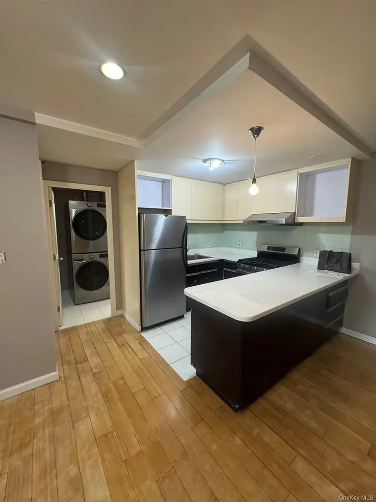 132-03 Sanford Avenue Flushing NY 11355