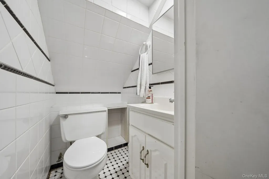169 Devoe Avenue Yonkers NY 10705