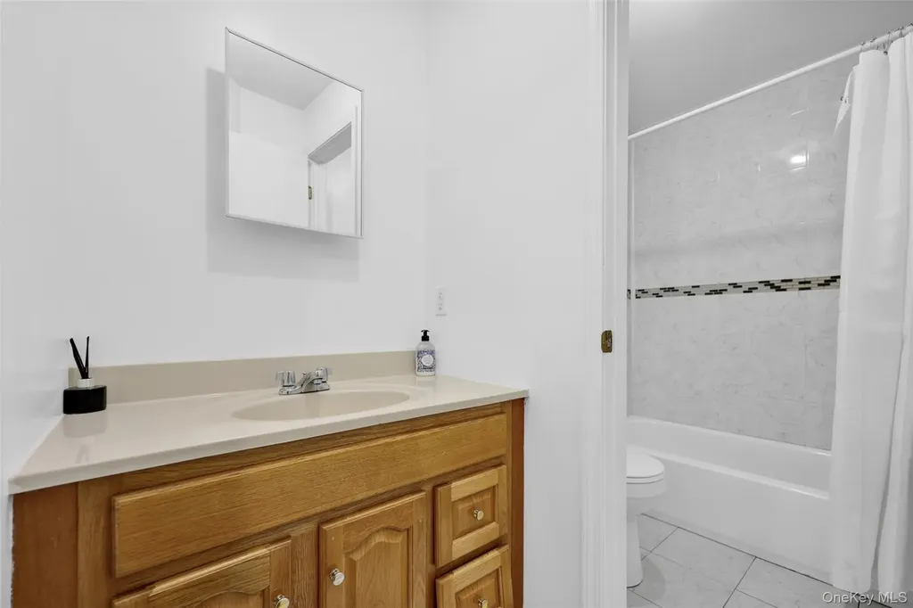 8 Elm Street Spring Valley NY 10977
