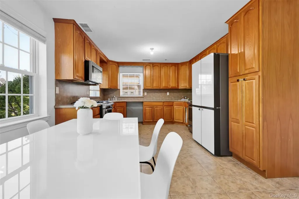 8 Elm Street Spring Valley NY 10977