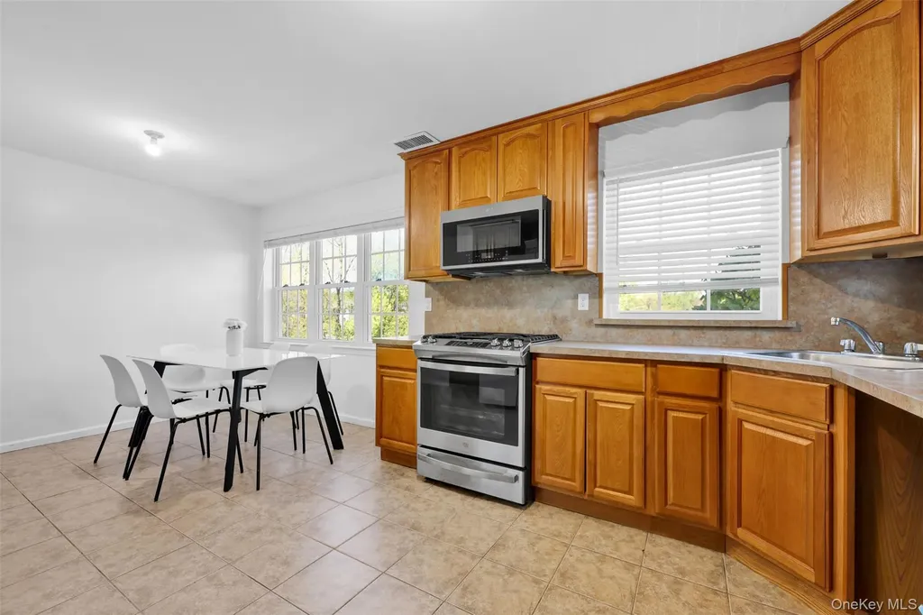 8 Elm Street Spring Valley NY 10977