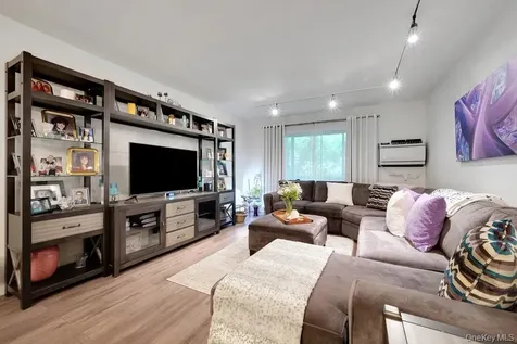 117 De Haven Drive Yonkers NY 10703