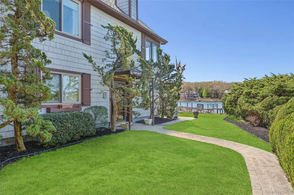 100 Crescent Sag Harbor NY 11963