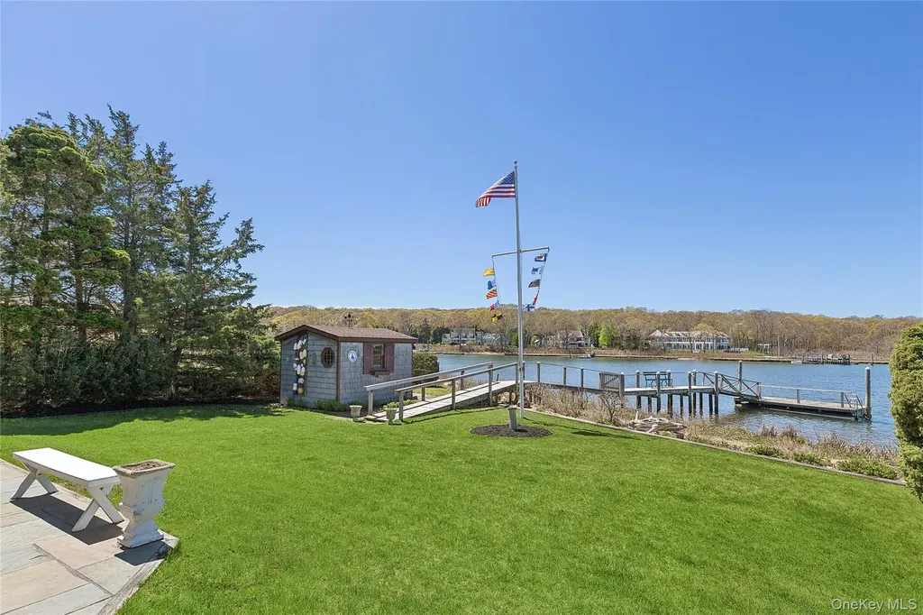 100 Crescent Sag Harbor NY 11963