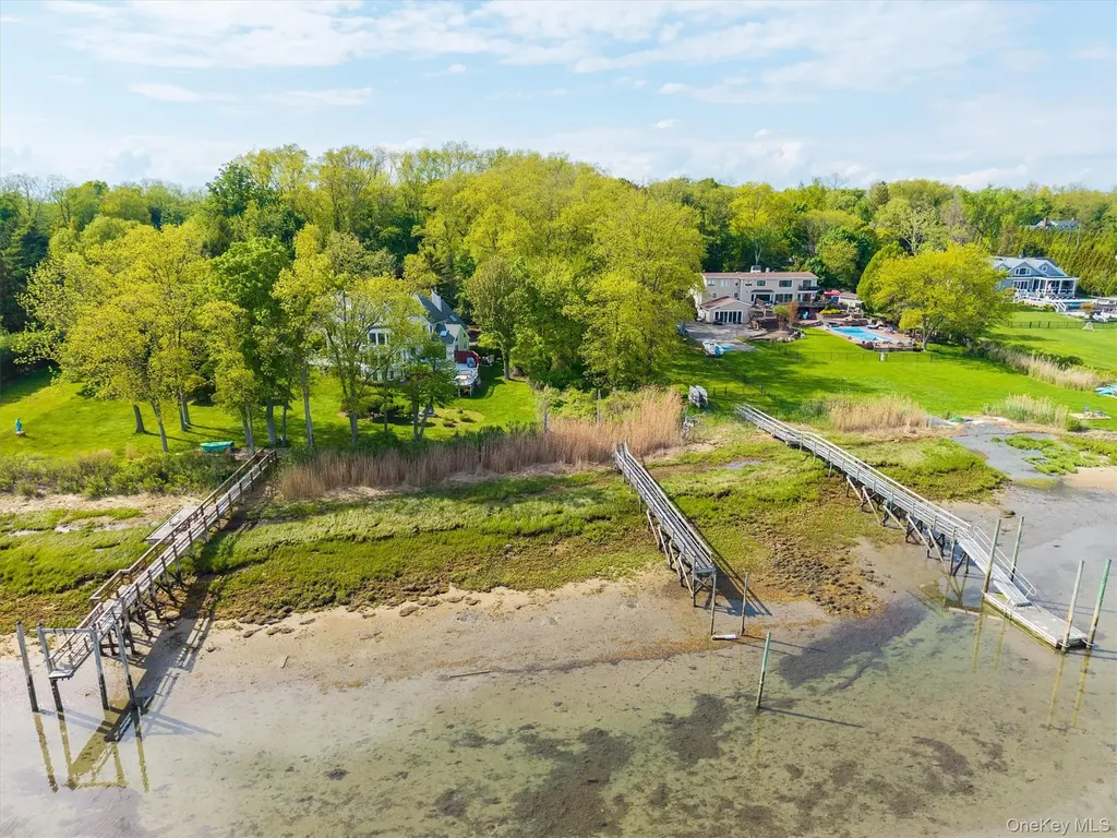 133 Old Field Road Setauket NY 11733